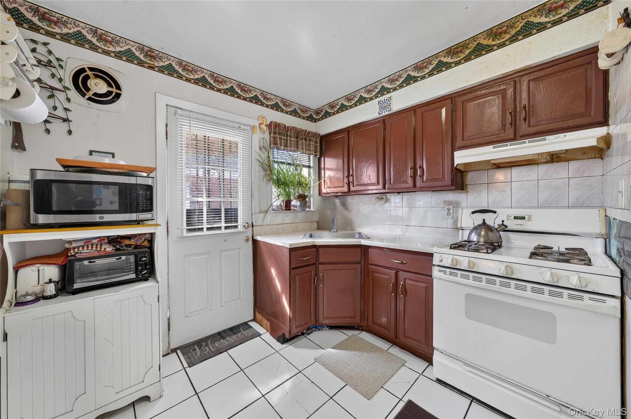 31 Circle Drive W – For Sale photo 5