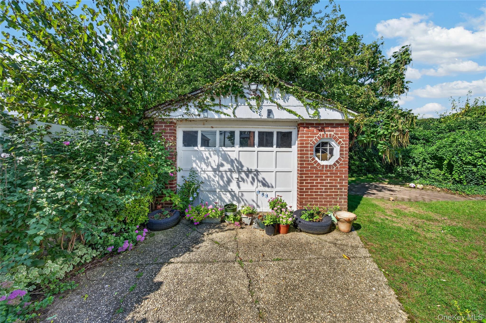 31 Circle Drive W – For Sale photo 22