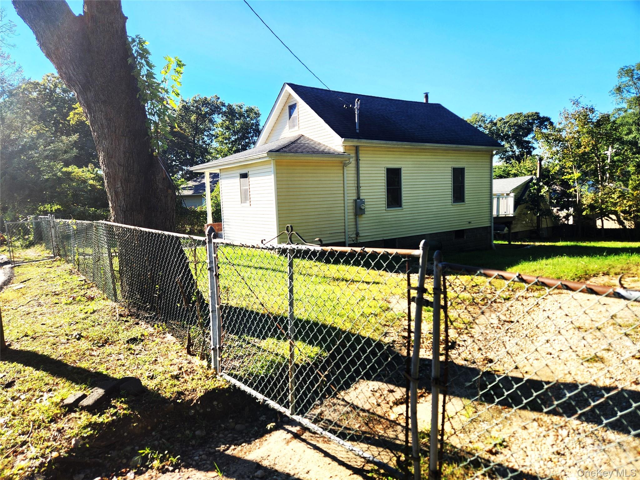 48 Maple Road – For Rent photo 3