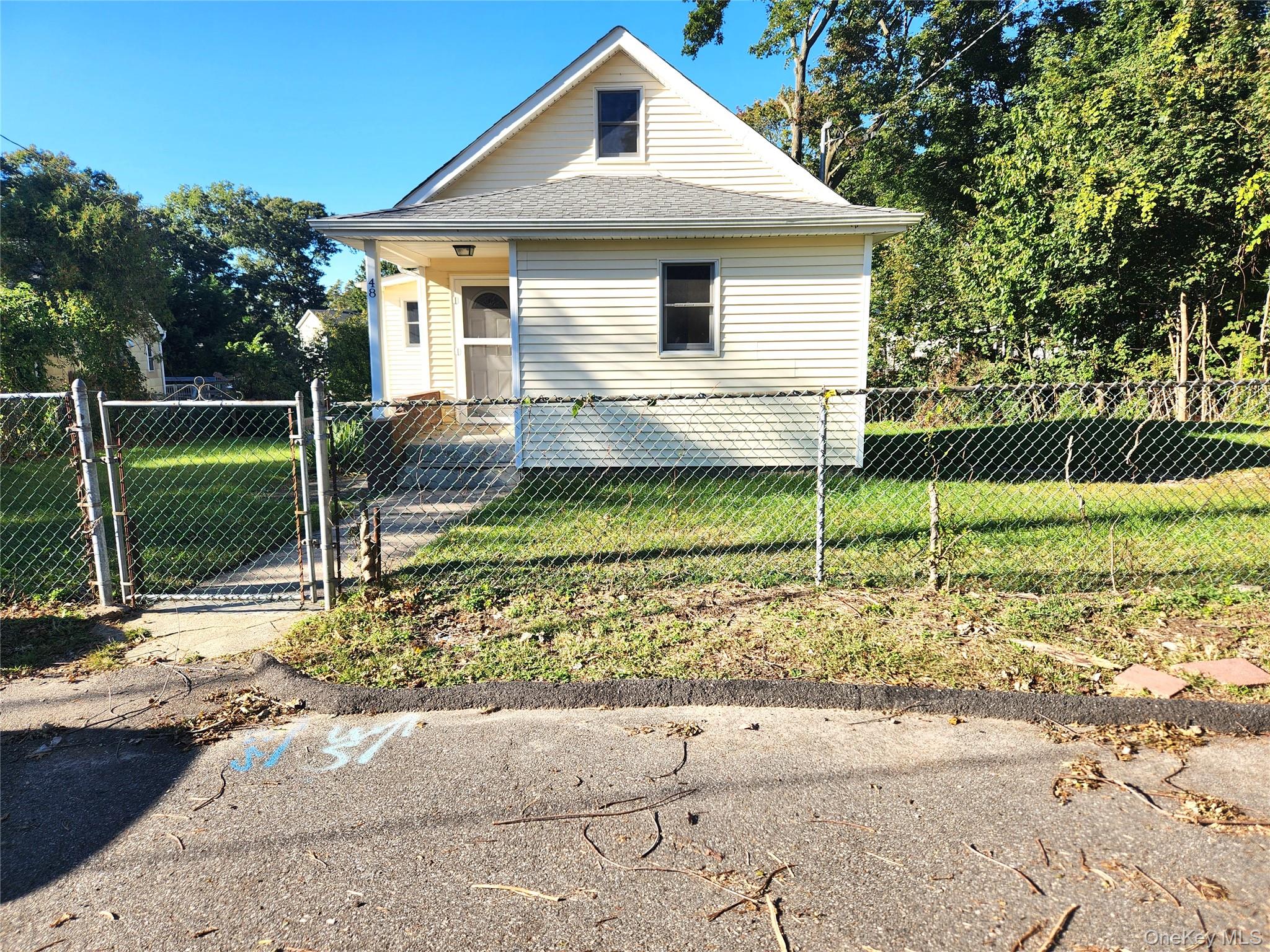 48 Maple Road – For Rent photo 2