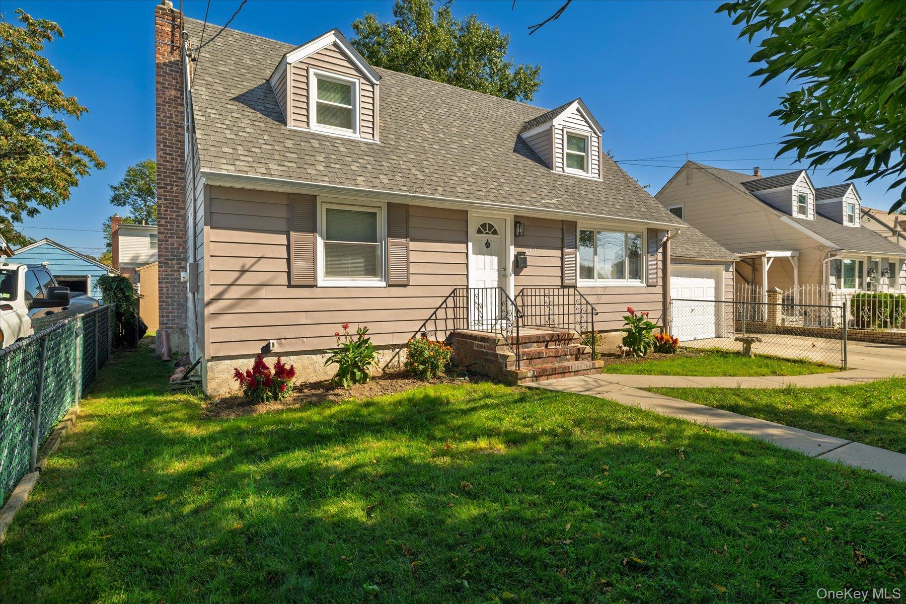 413 Greengrove Avenue – For Sale photo 2