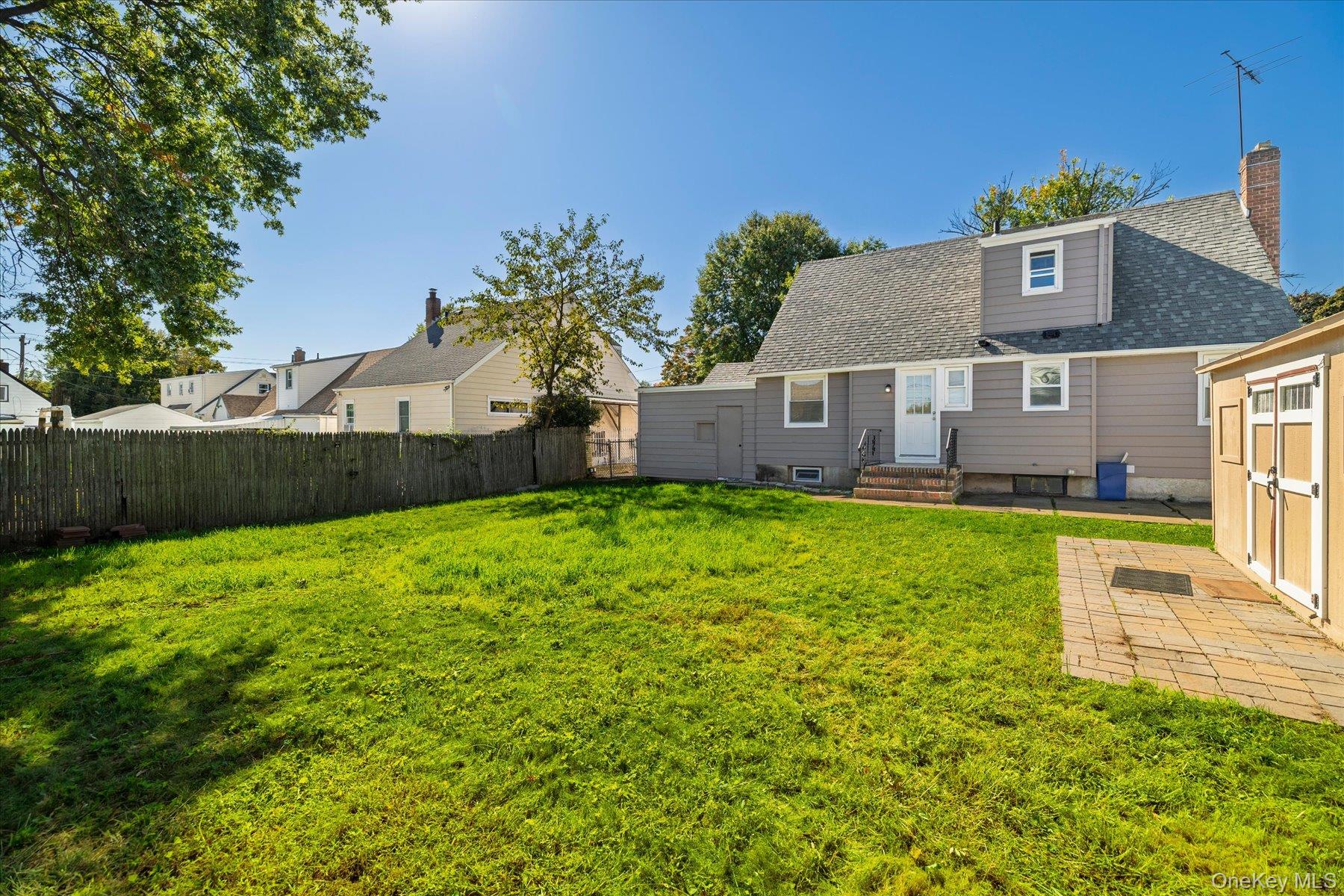 413 Greengrove Avenue – For Sale photo 7