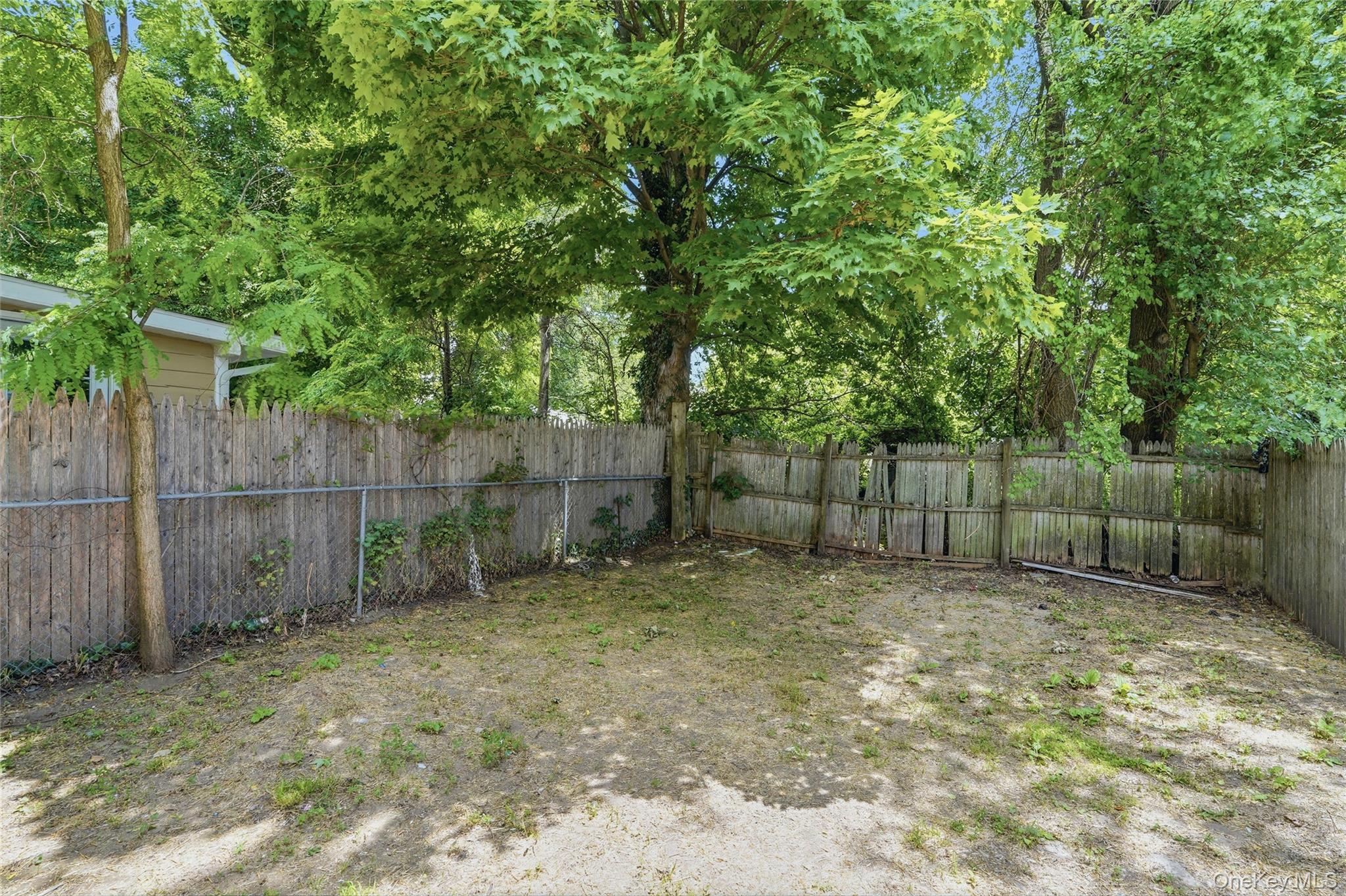70 Van Deusen Street – For Sale photo 22