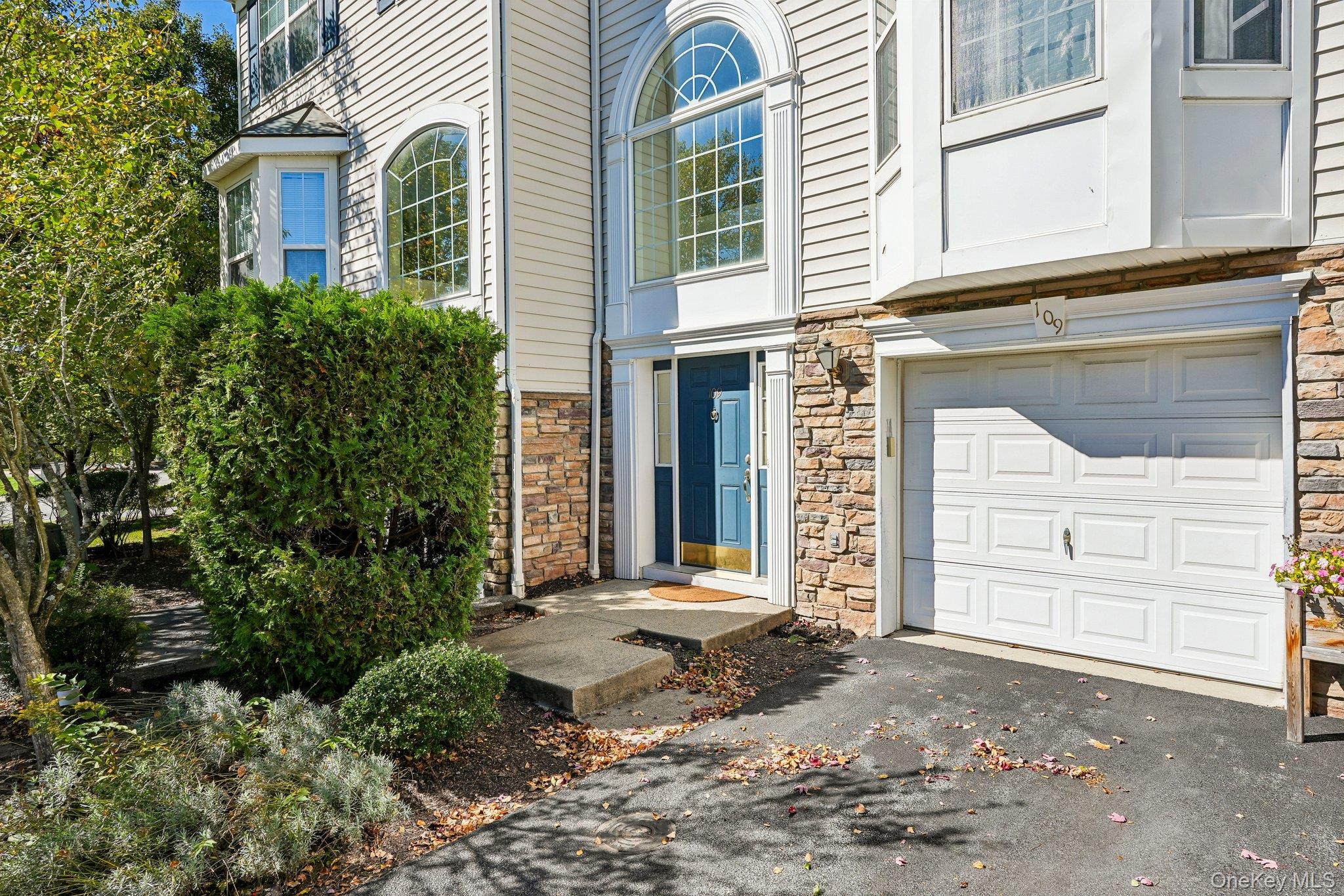 109 Barr Lane – For Sale photo 2