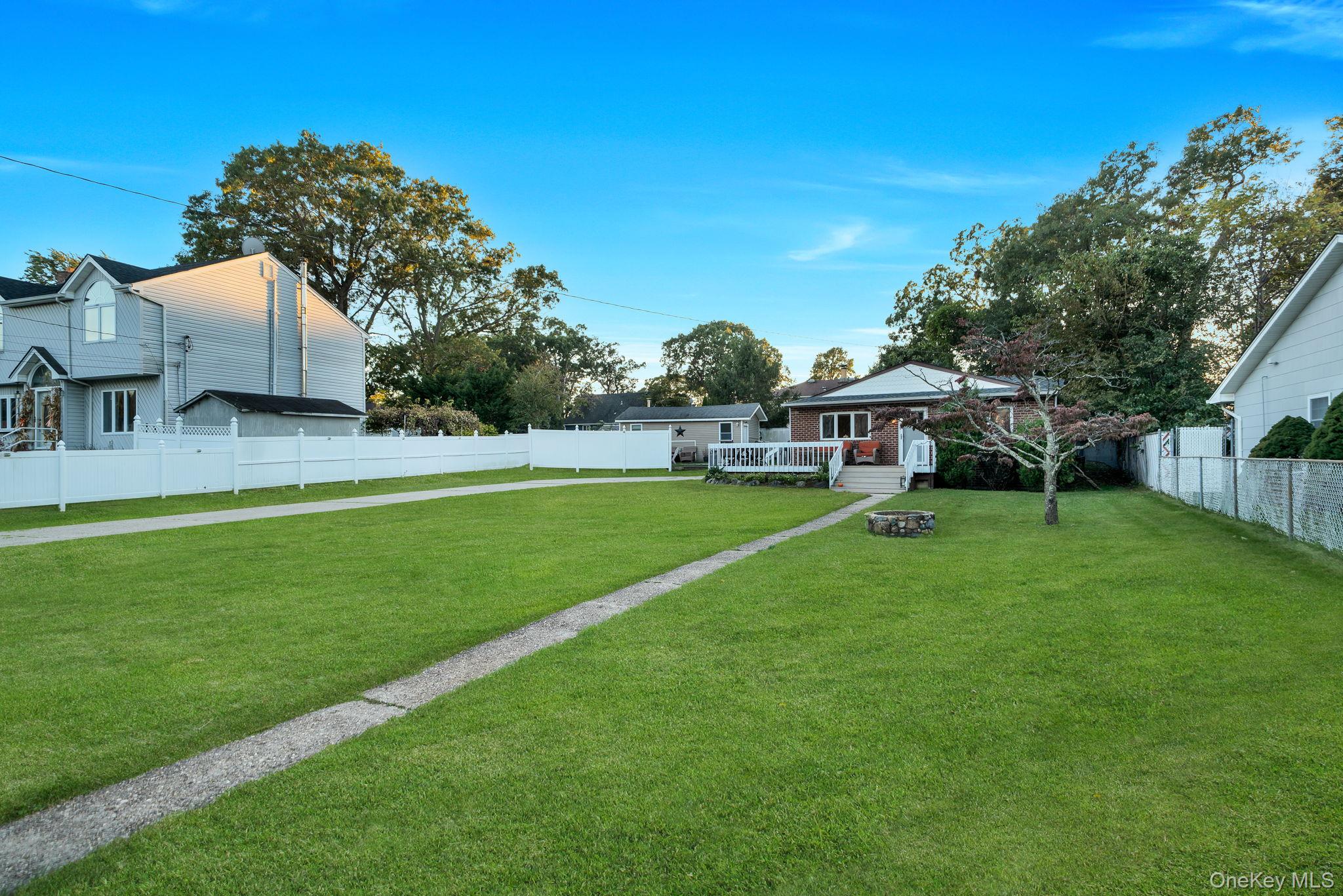 629 East Drive – For Sale photo 8