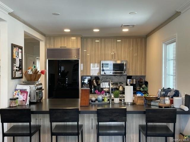 69 Rochester Avenue – For Rent photo 8