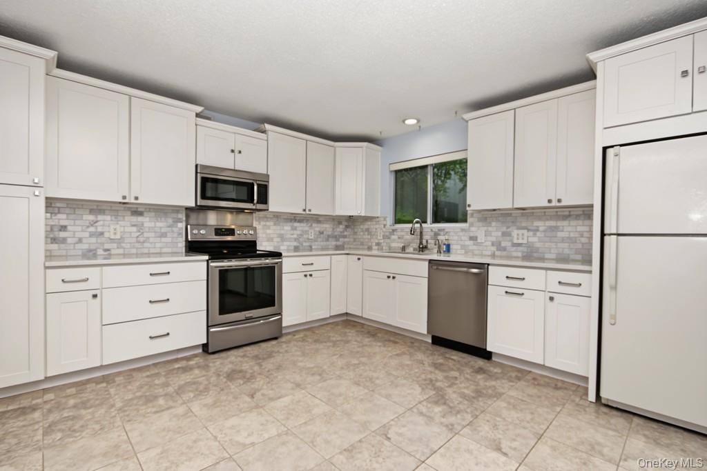 364 Heritage Hills, Unit A photo 2