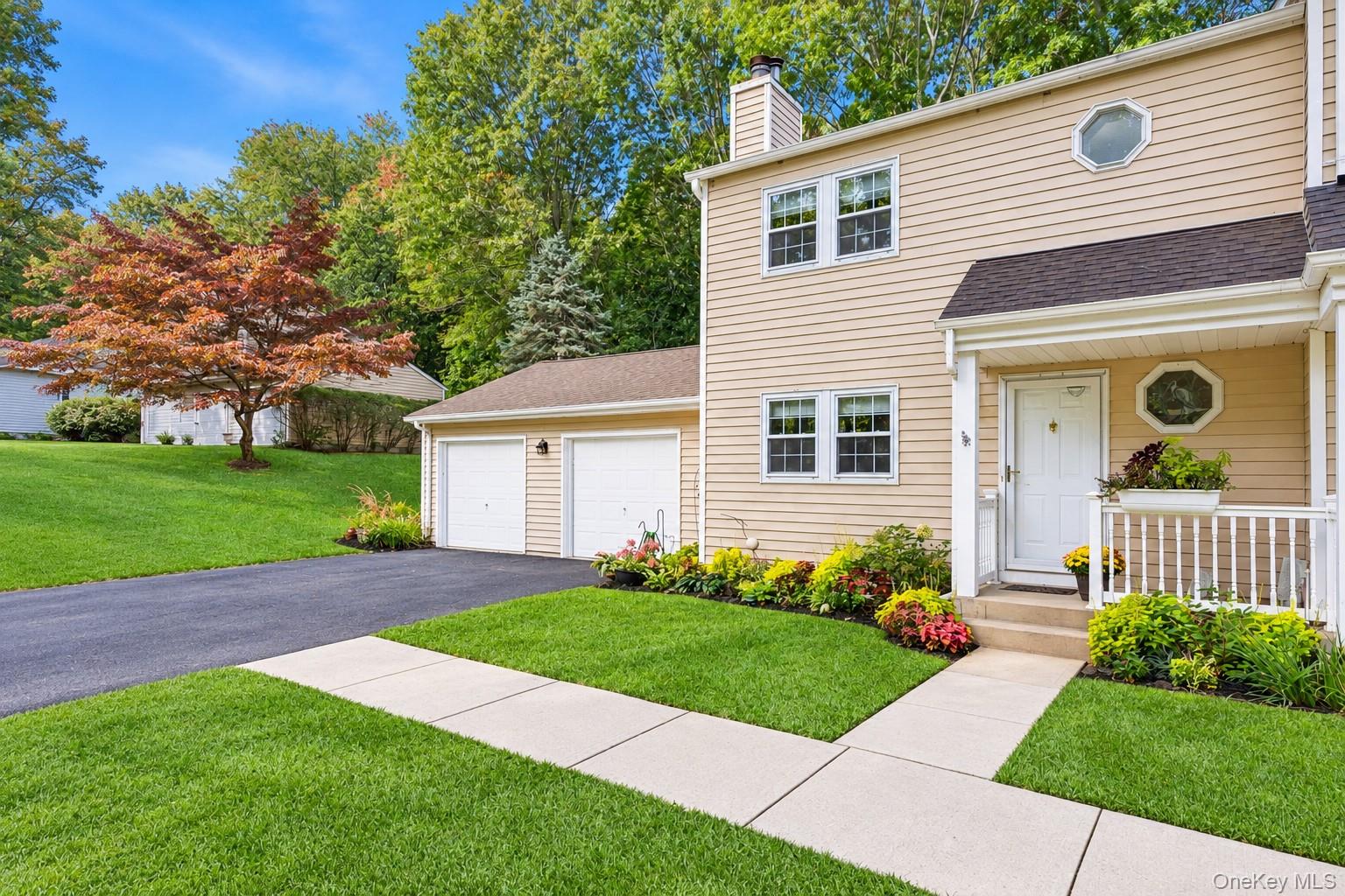24 Huntington Commons – For Sale