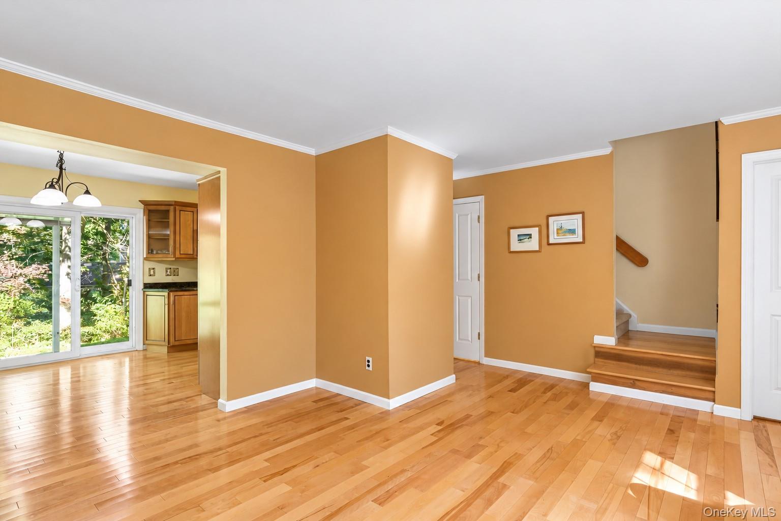 24 Huntington Commons – For Sale photo 5