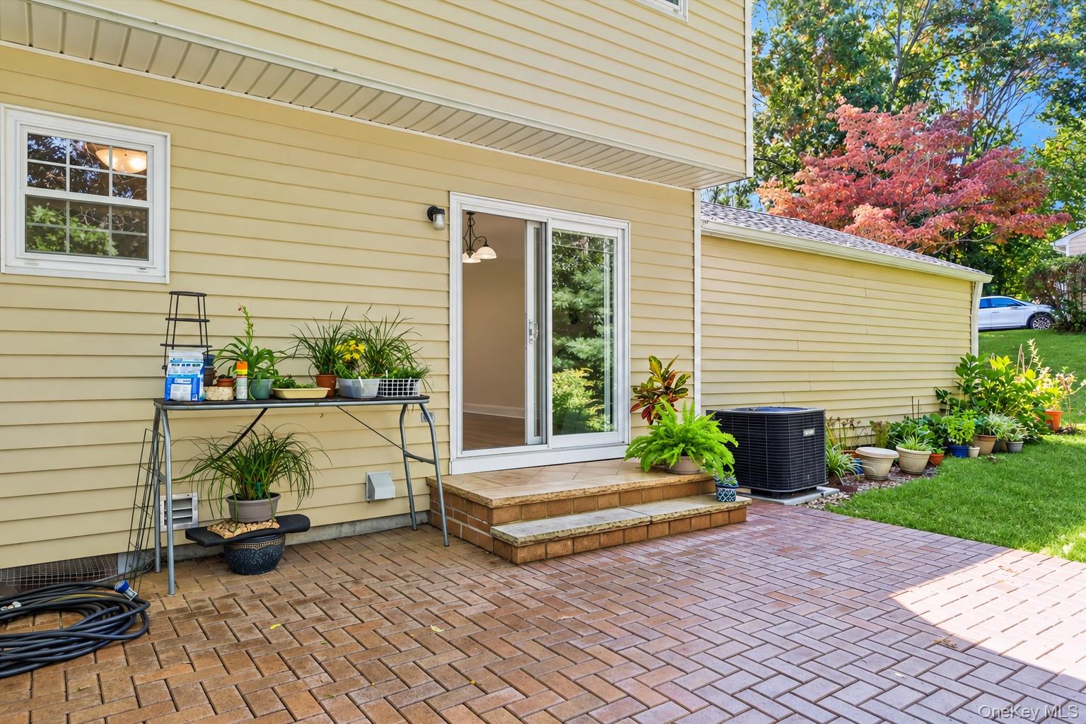 24 Huntington Commons – For Sale photo 23