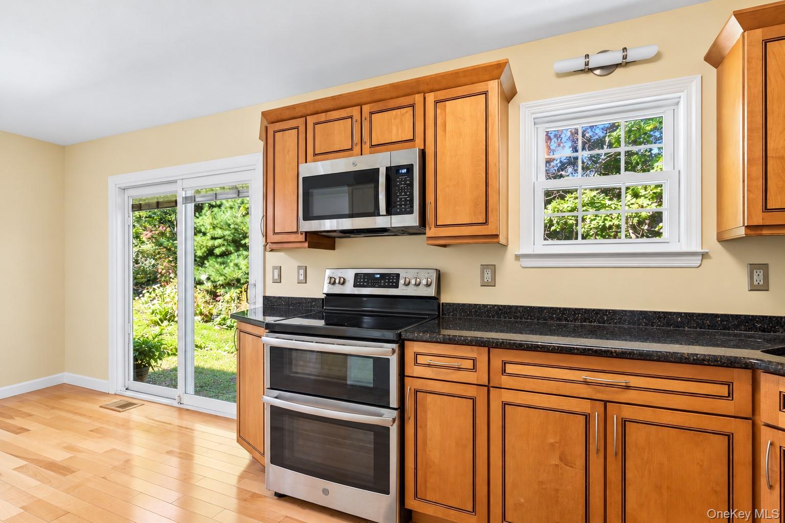 24 Huntington Commons – For Sale photo 8