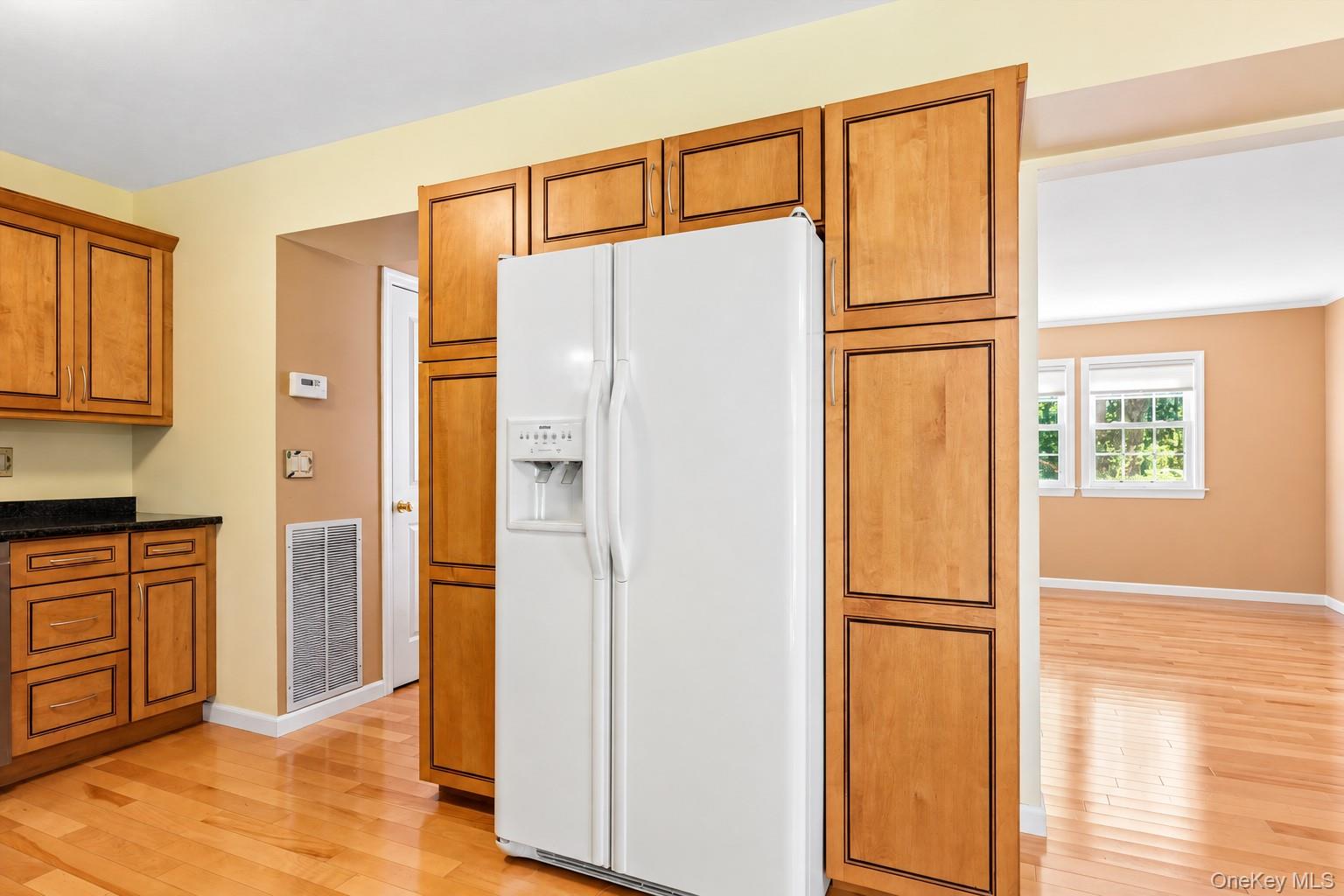 24 Huntington Commons – For Sale photo 10