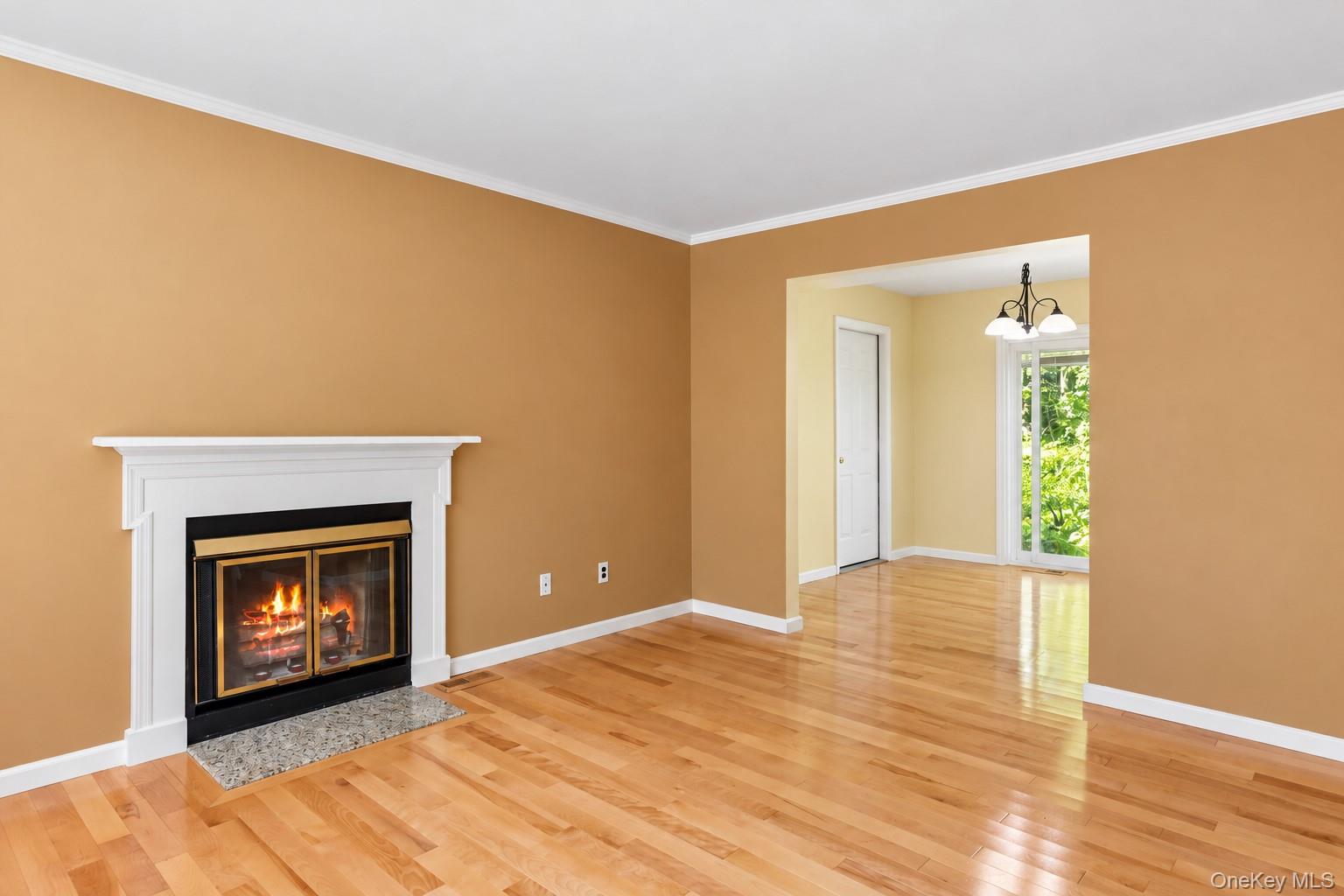 24 Huntington Commons – For Sale photo 4