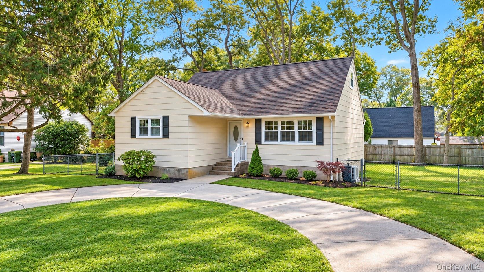 124 Officials Avenue – For Sale