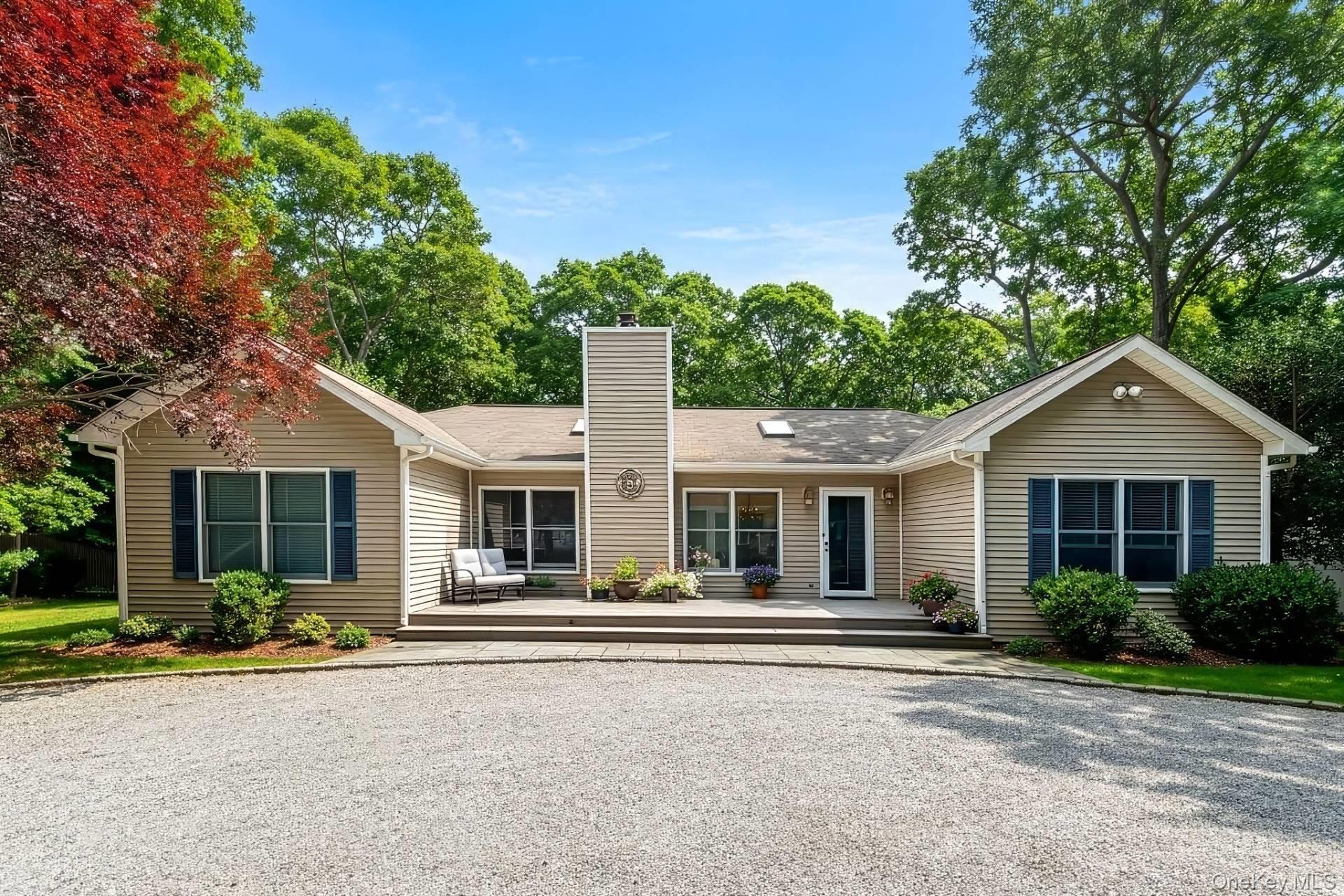 235 Norfolk Drive – For Sale photo 2