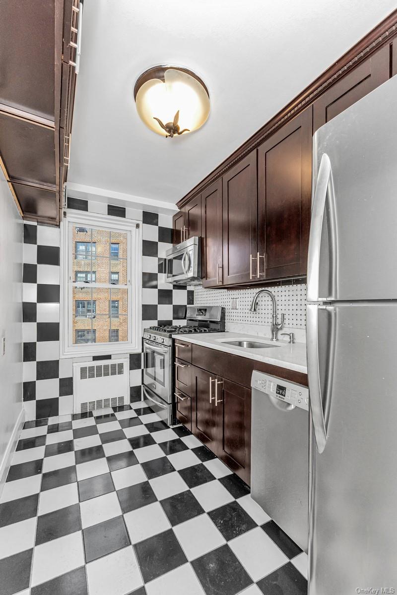140-21 Burden Crescent, Unit 306