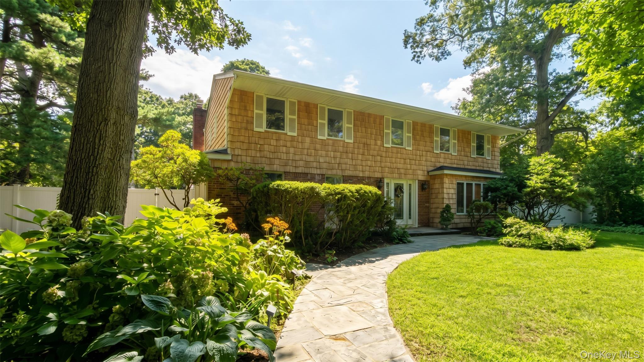 8 Tree Hollow Lane – For Sale