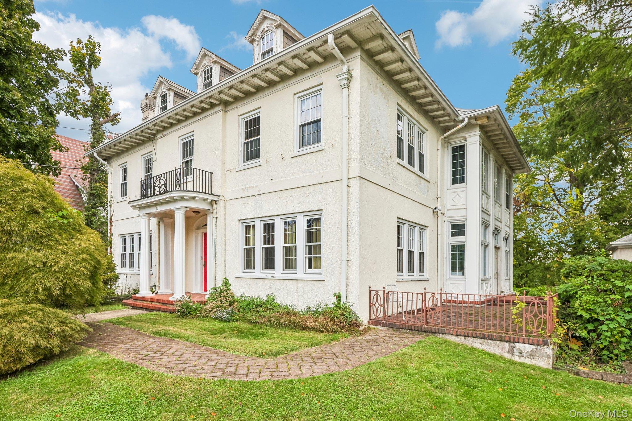 131 Esplanade – For Sale