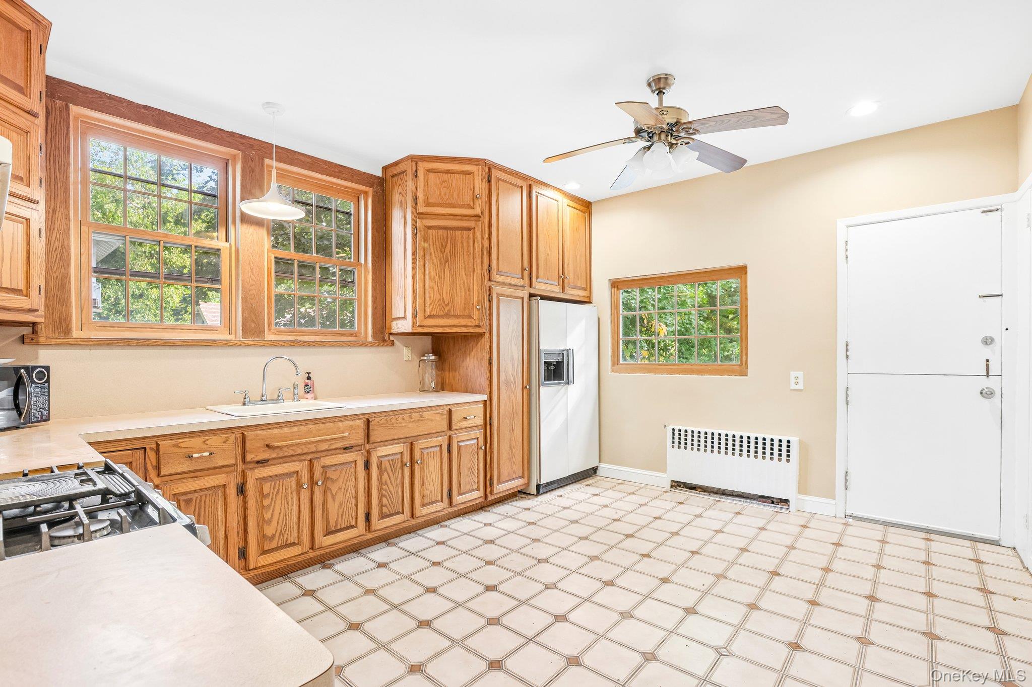 131 Esplanade – For Sale photo 22