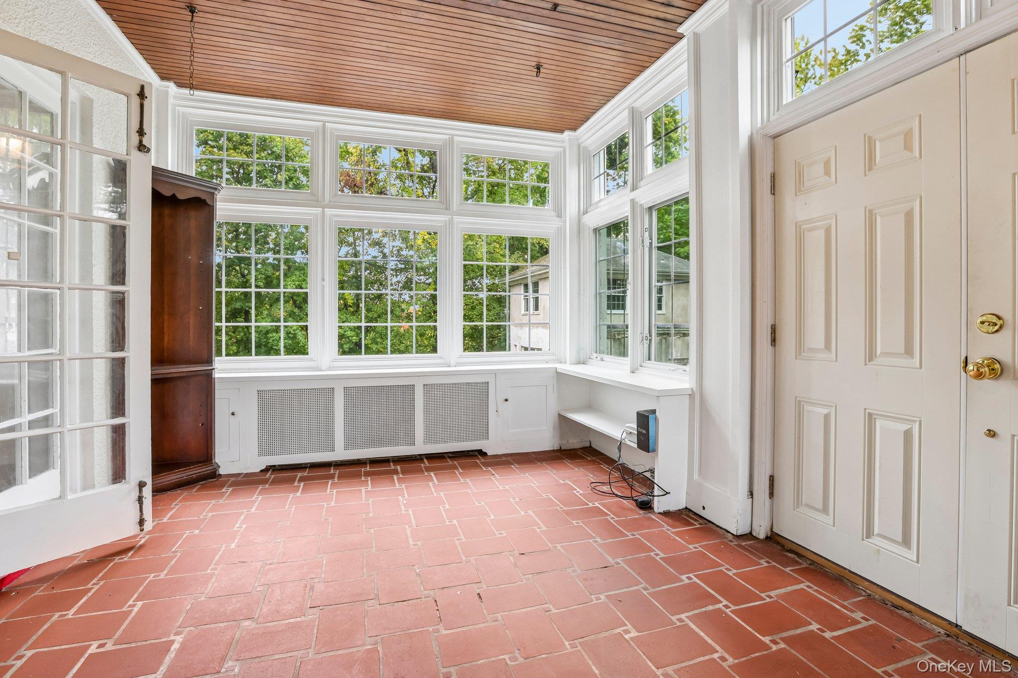 131 Esplanade – For Sale photo 17