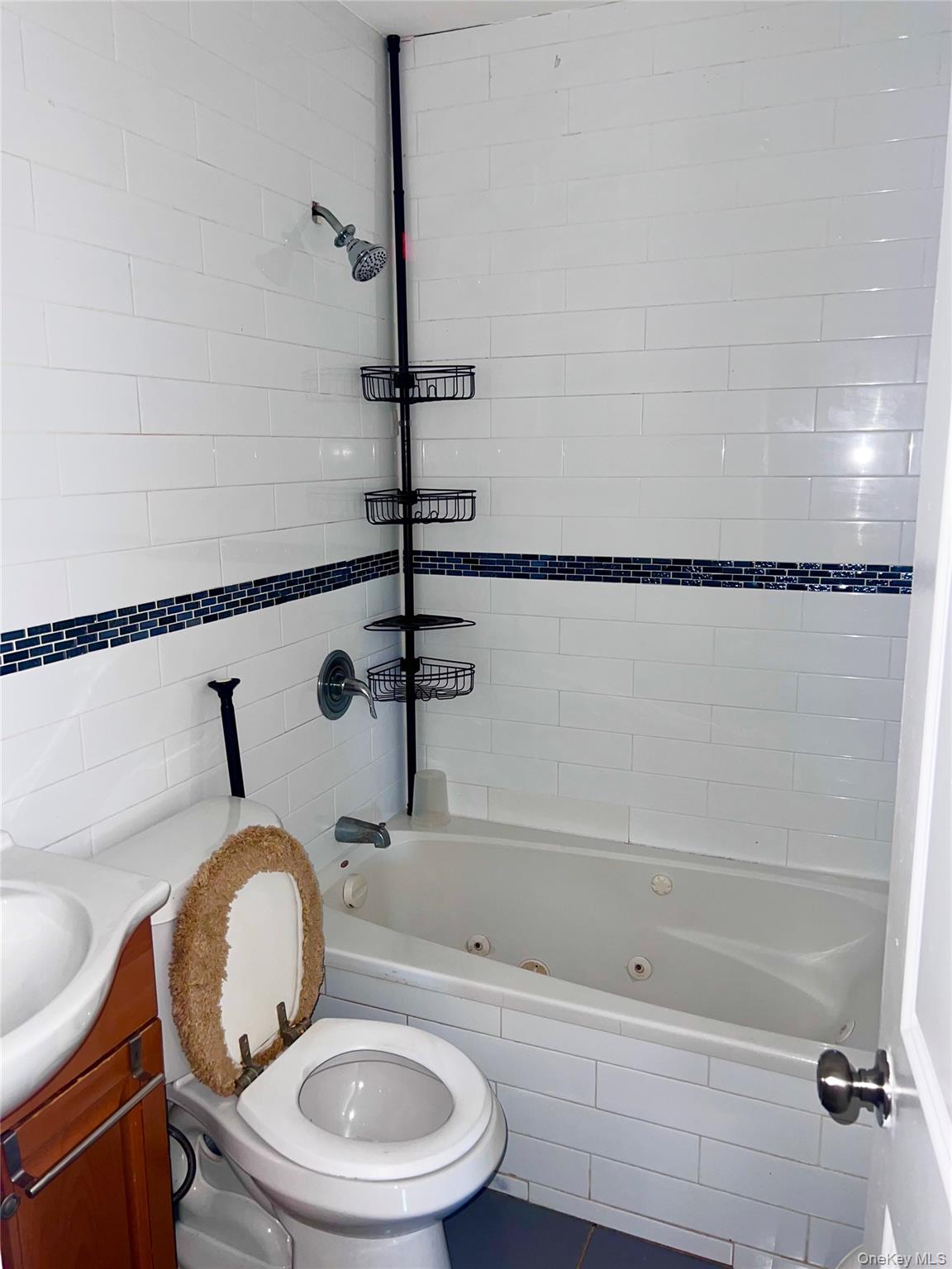 190-60 111th Avenue – For Rent photo 15