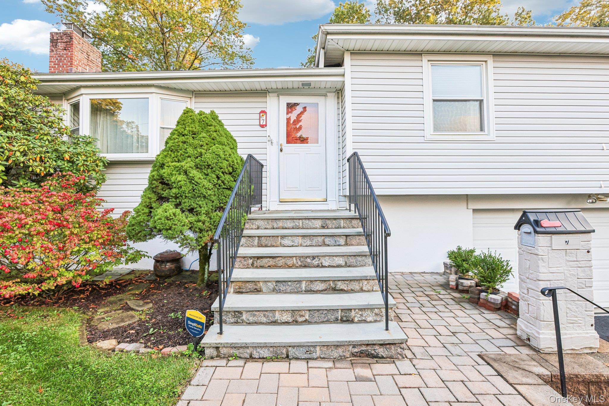 7 Albro Lane – For Sale