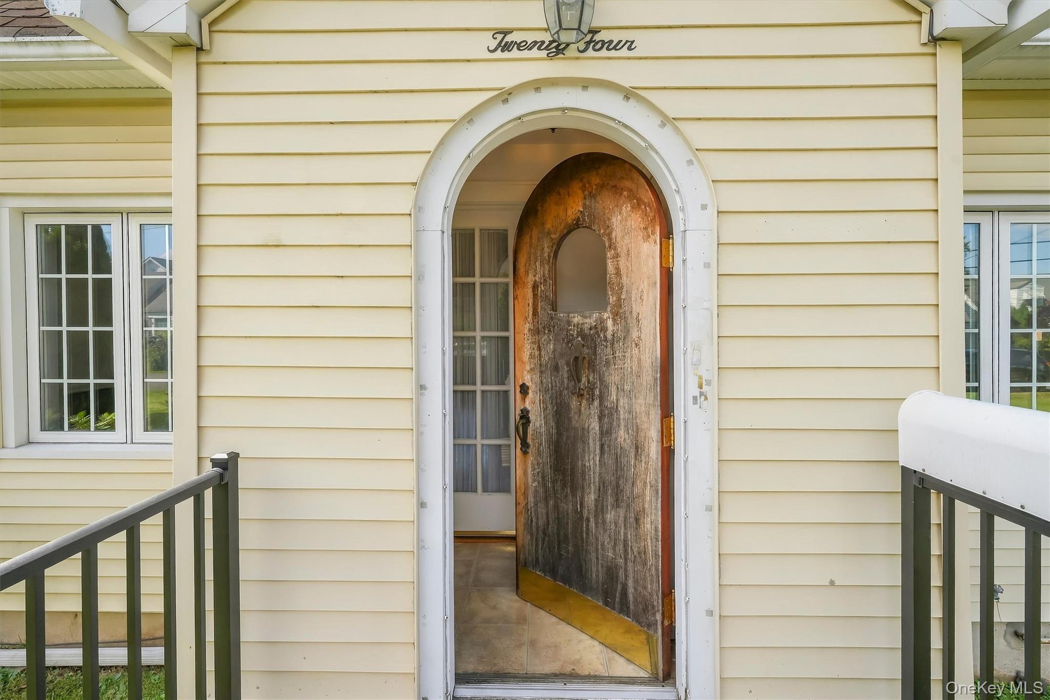 24 Seneca Road – For Sale photo 4