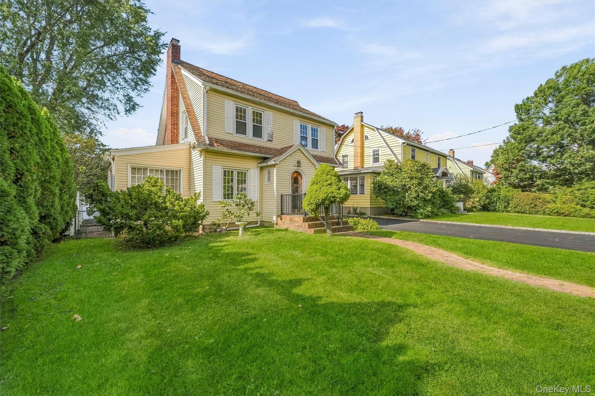 24 Seneca Road – For Sale