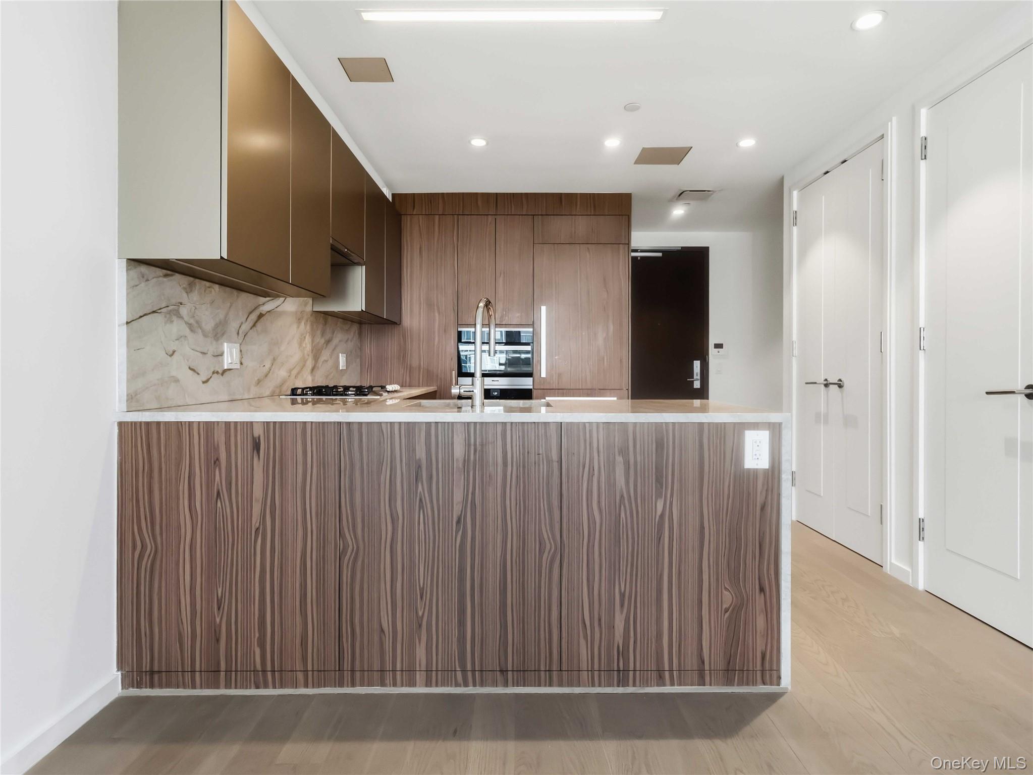 13327 39th Avenue, Unit PHA photo 5