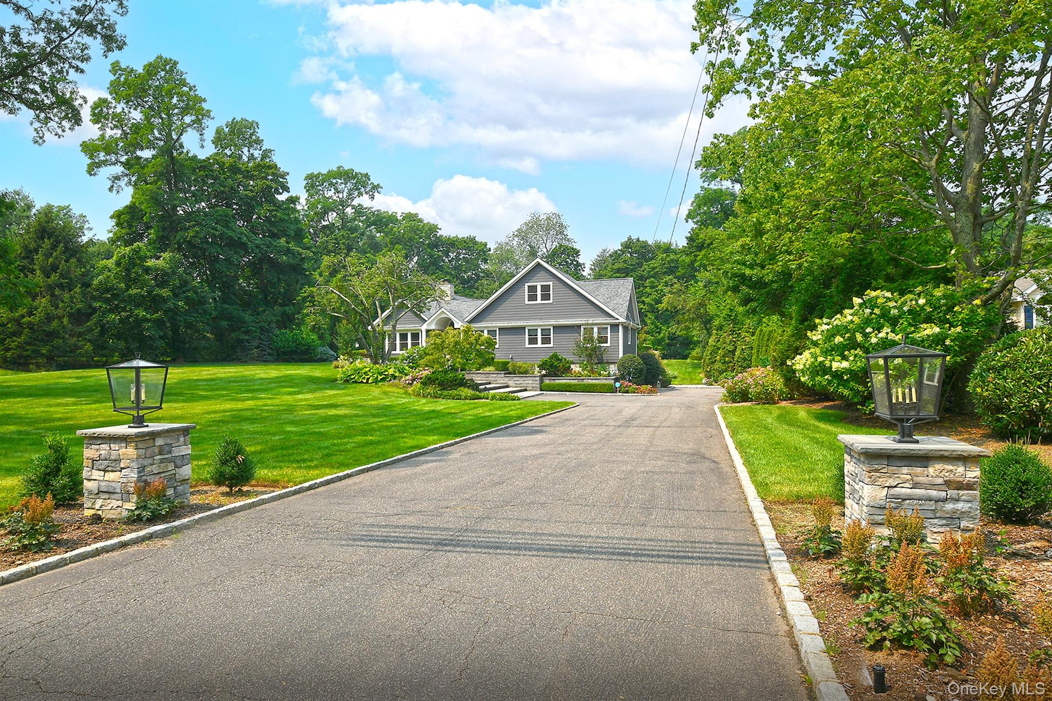 31 Huntington Bay Road – For Sale photo 2