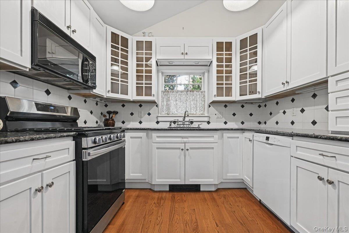 20 5th Avenue – For Sale photo 15