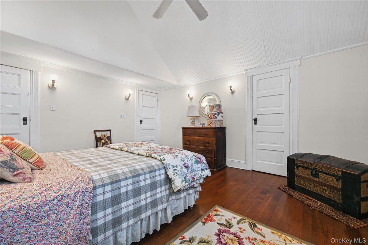 20 5th Avenue – For Sale photo 30