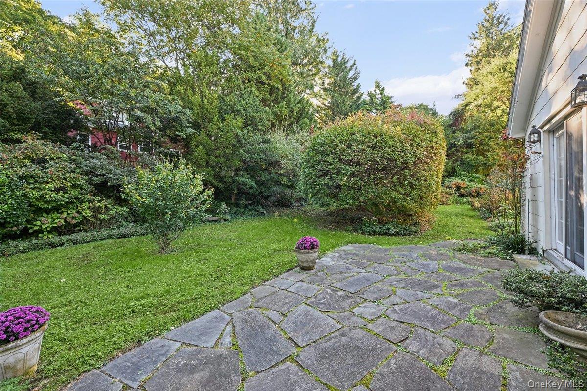 20 5th Avenue – For Sale photo 36