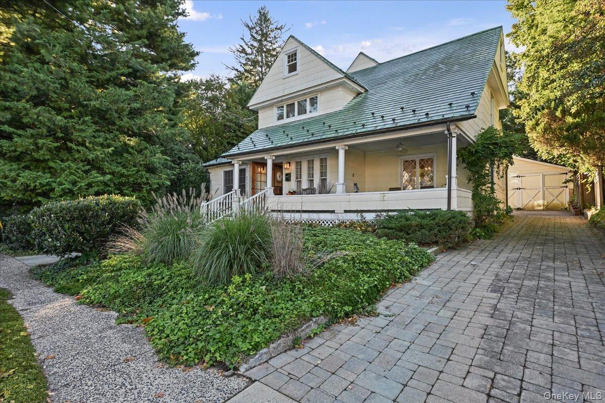 20 5th Avenue – For Sale photo 3