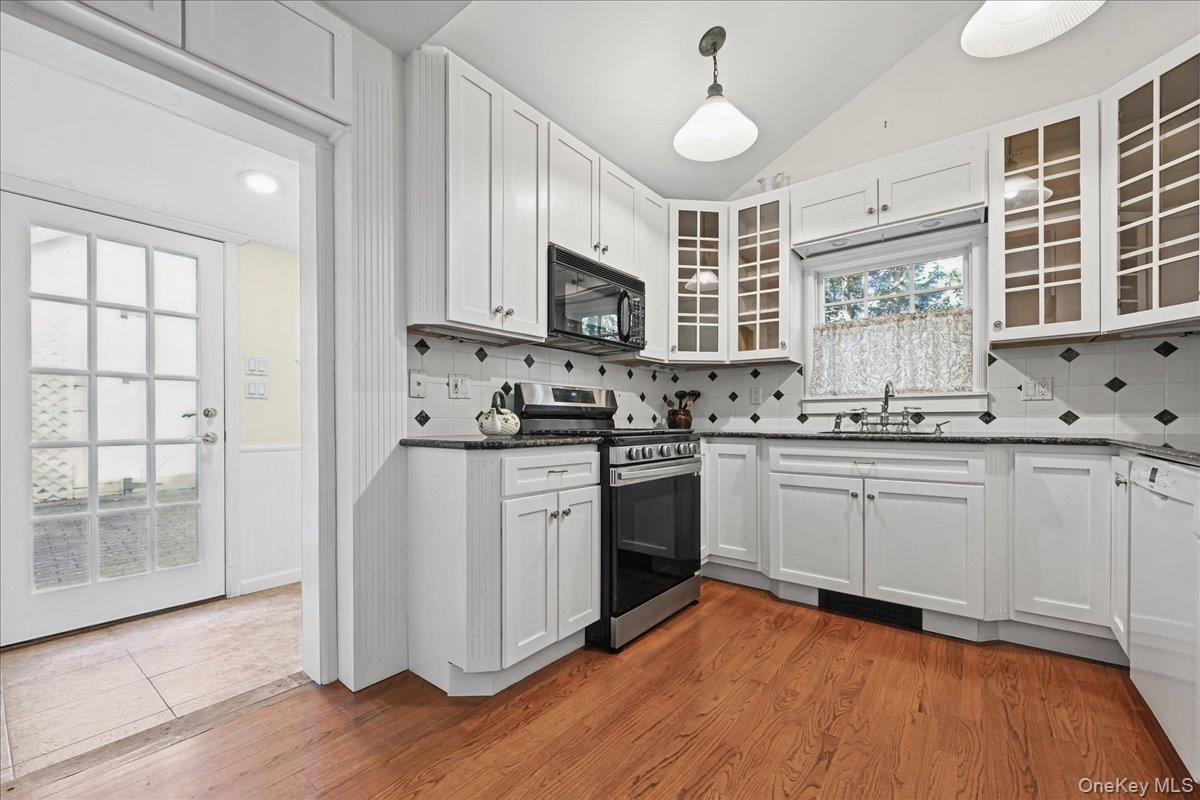 20 5th Avenue – For Sale photo 14