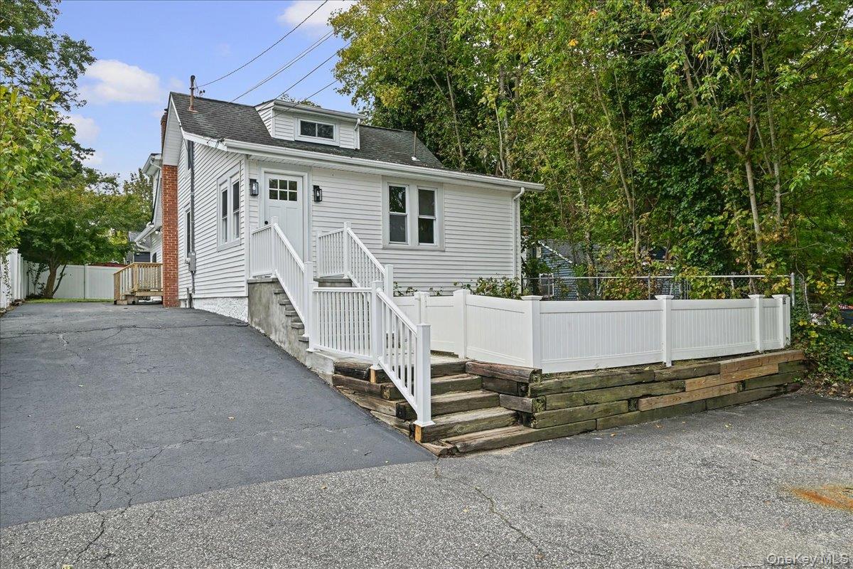 14 Corona Road – For Sale