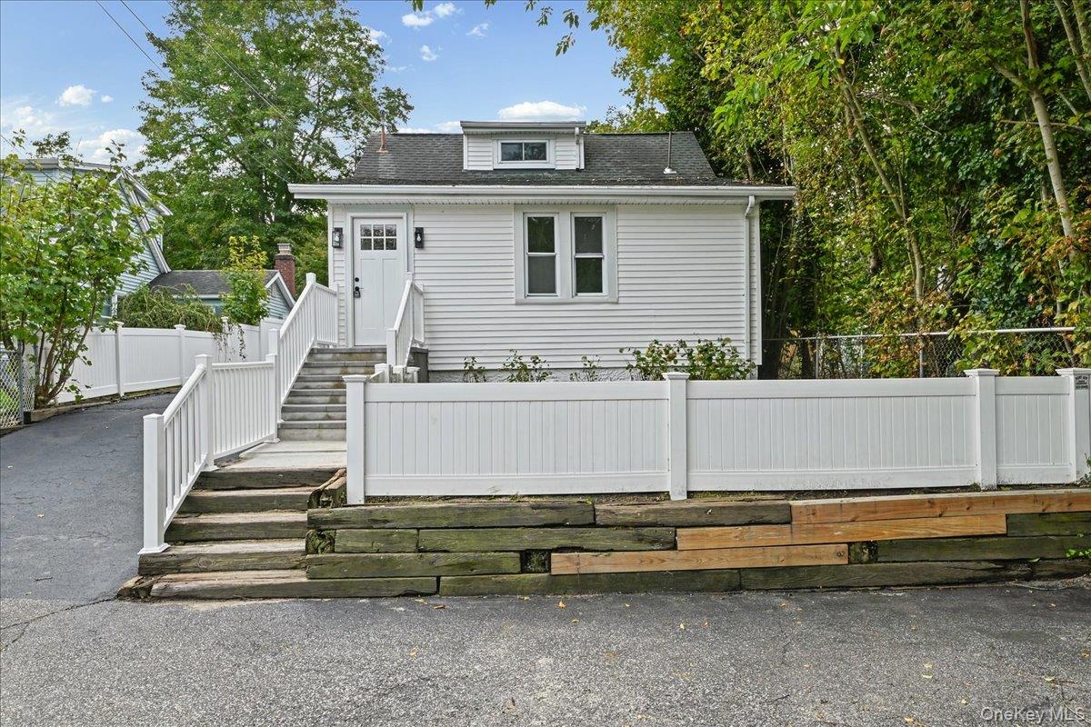 14 Corona Road – For Sale photo 32