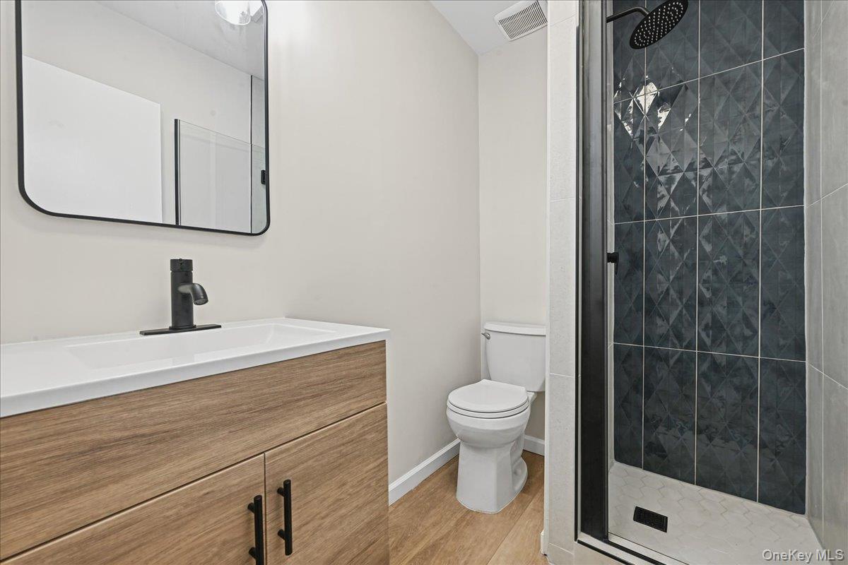 14 Corona Road – For Sale photo 17