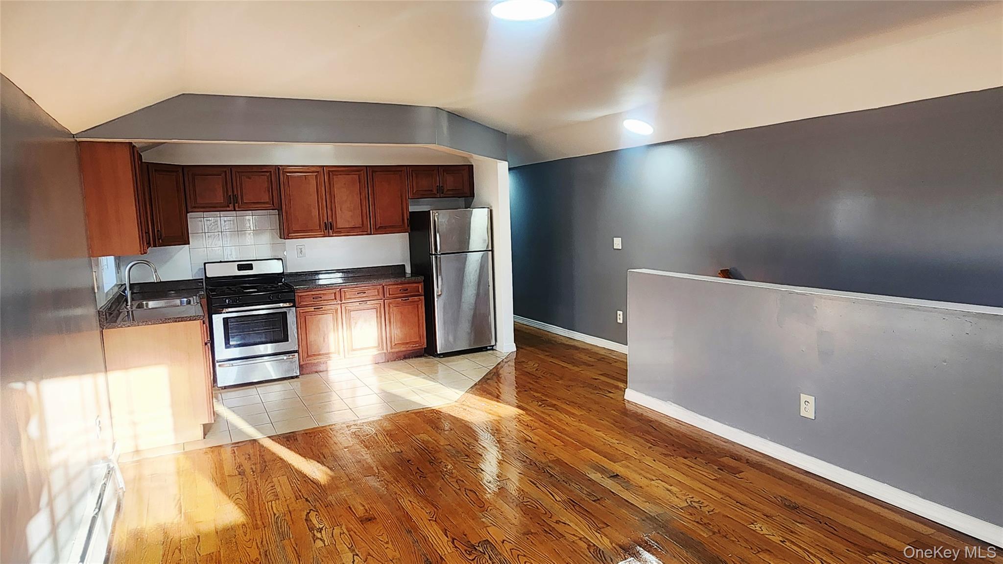 481 E 53rd Street – For Rent photo 13