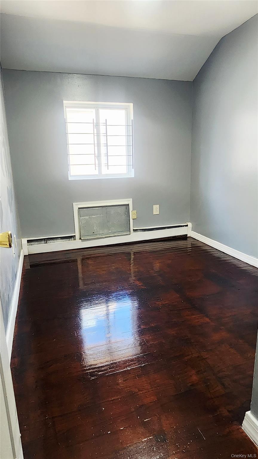 481 E 53rd Street – For Rent photo 17