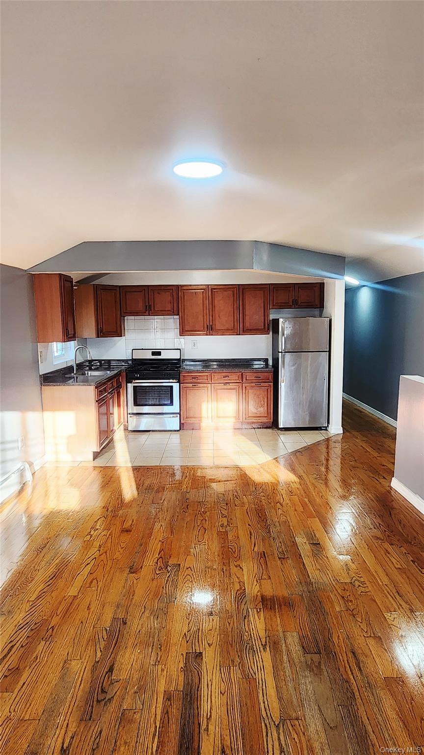 481 E 53rd Street – For Rent photo 12