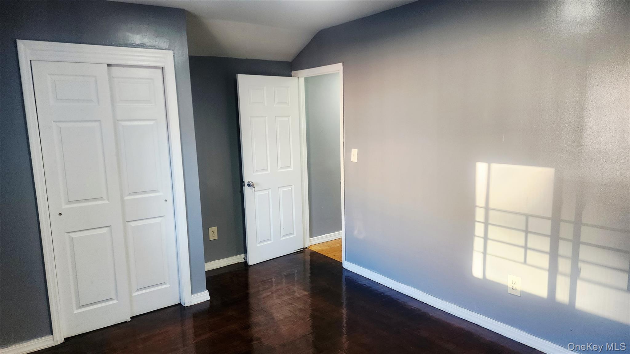 481 E 53rd Street – For Rent photo 18