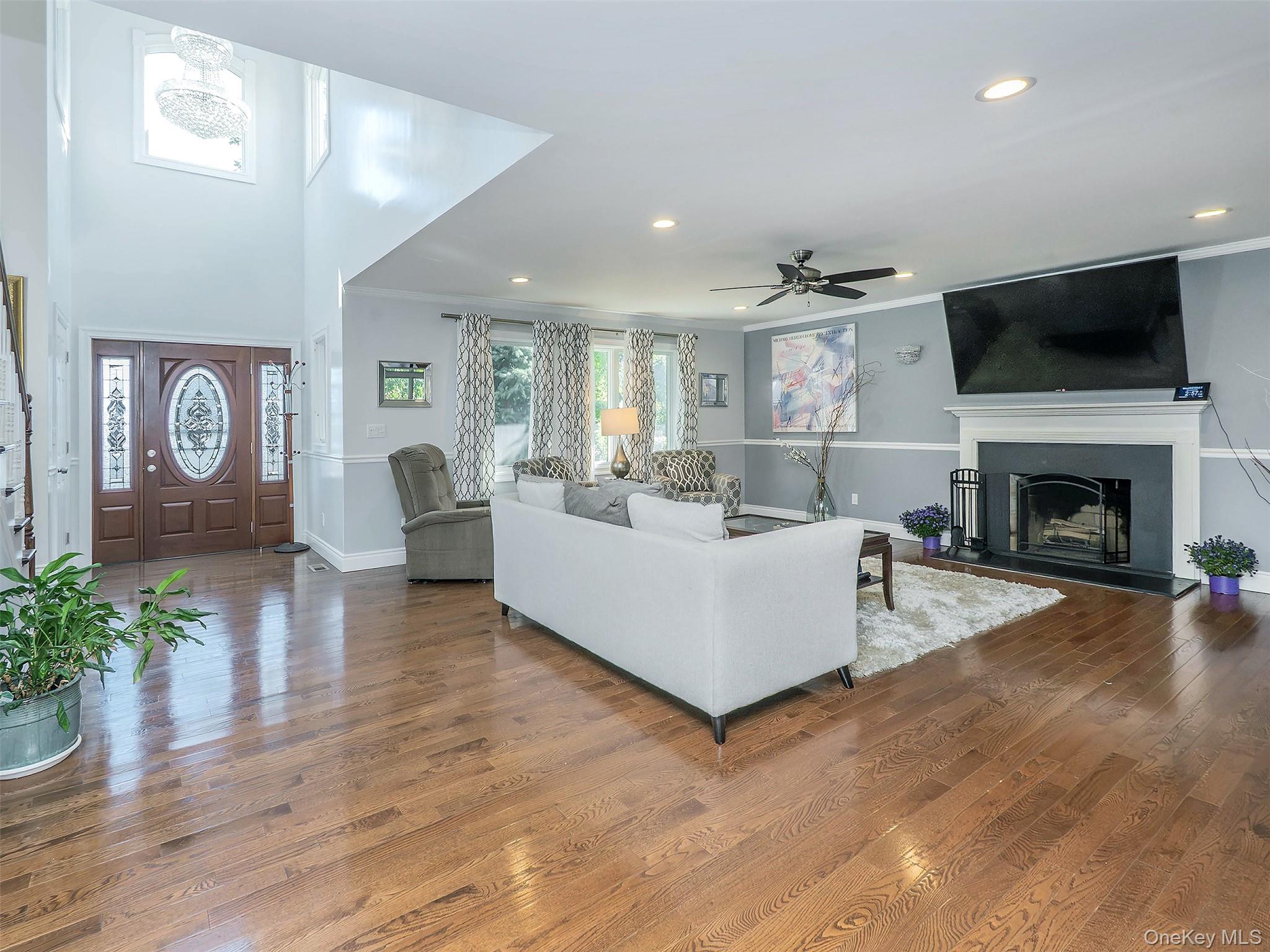 752 Kensington Court – For Sale photo 4