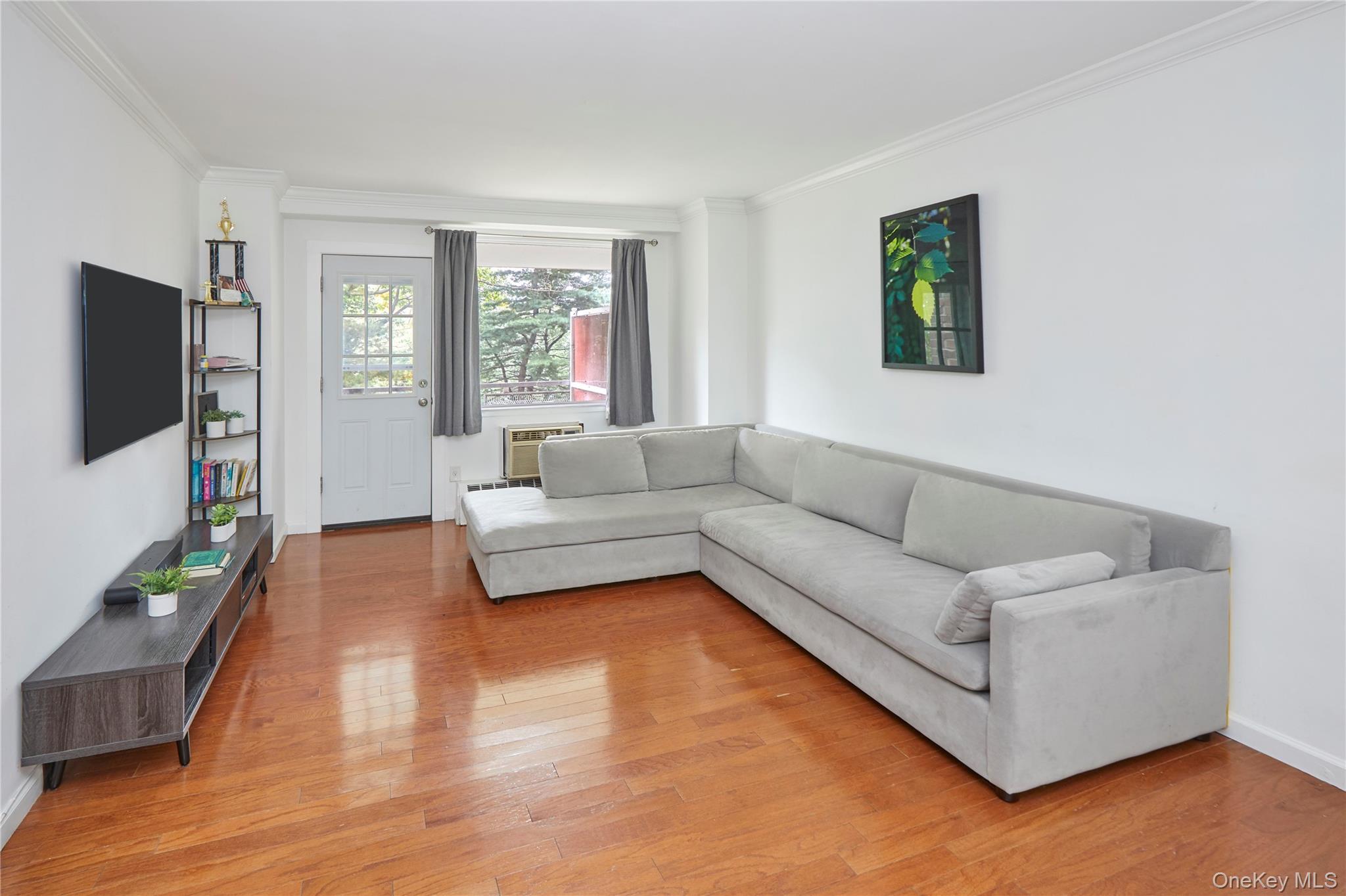 5700 Arlington Avenue, Unit 1D photo 2