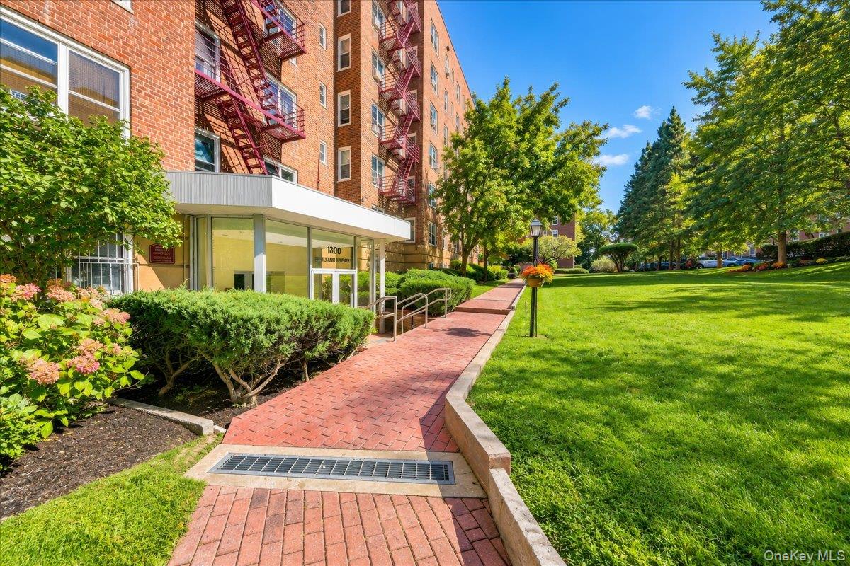 1300 Midland Avenue, Unit C26 photo 20