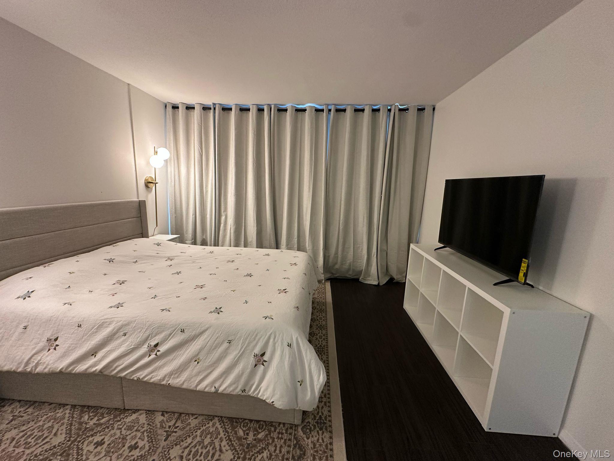 150-38 Union Turnpike, Unit 8L photo 18