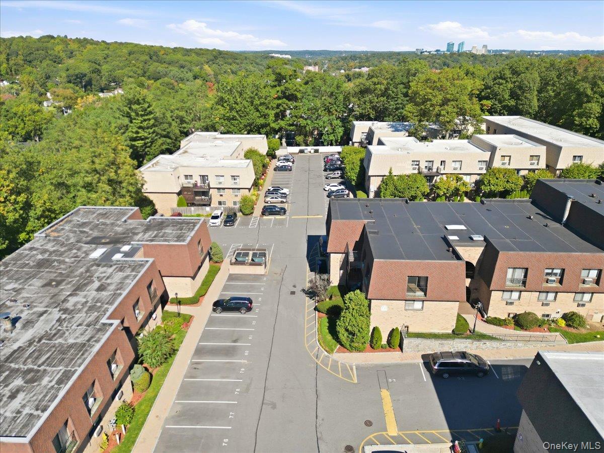 330 Central Park Avenue S, Unit F12 photo 17