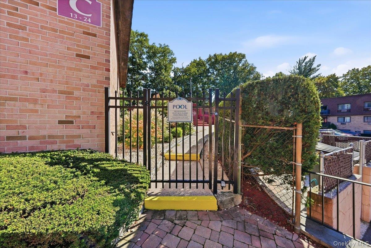 330 Central Park Avenue S, Unit F12 photo 29
