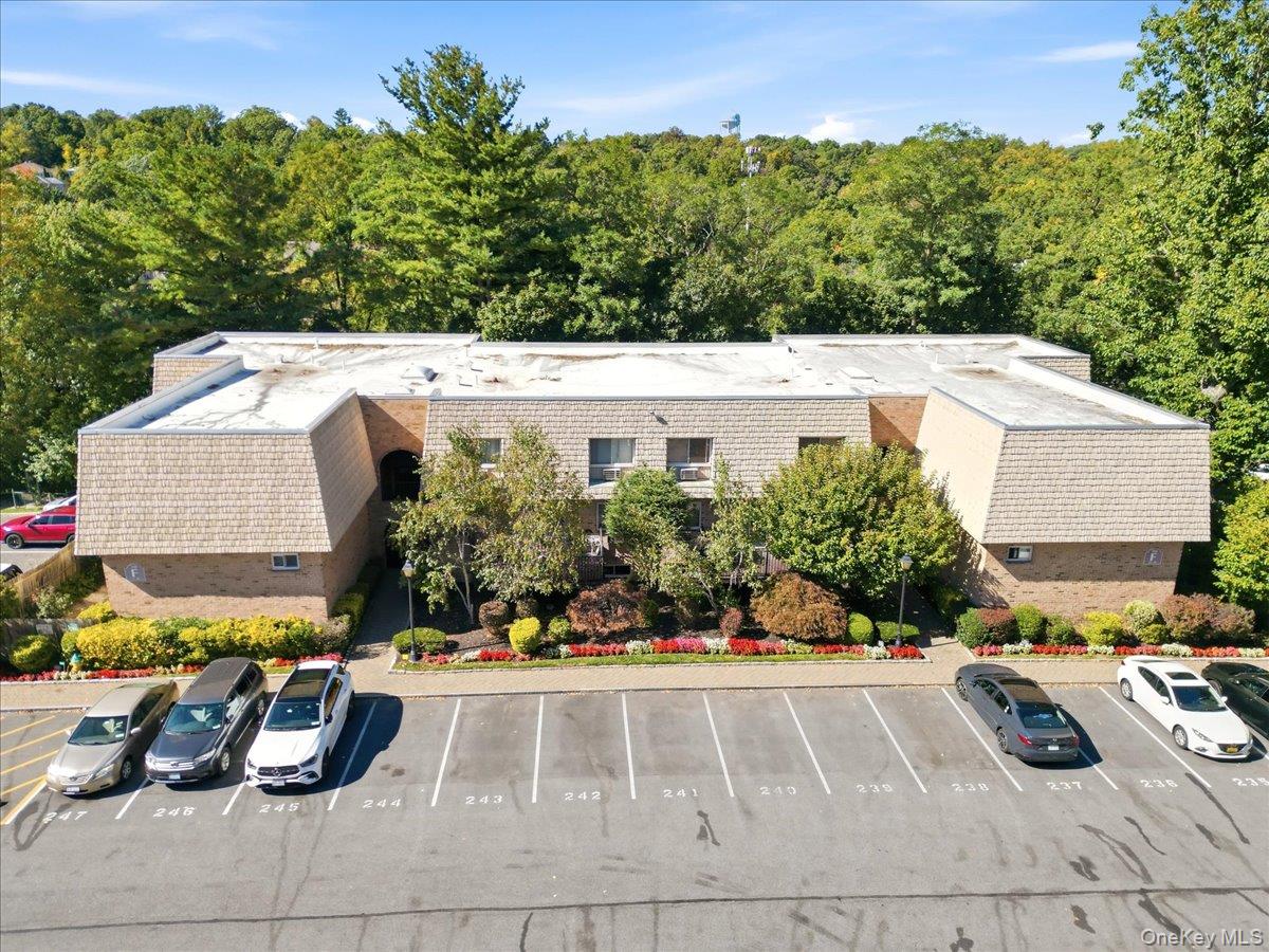 330 Central Park Avenue S, Unit F12