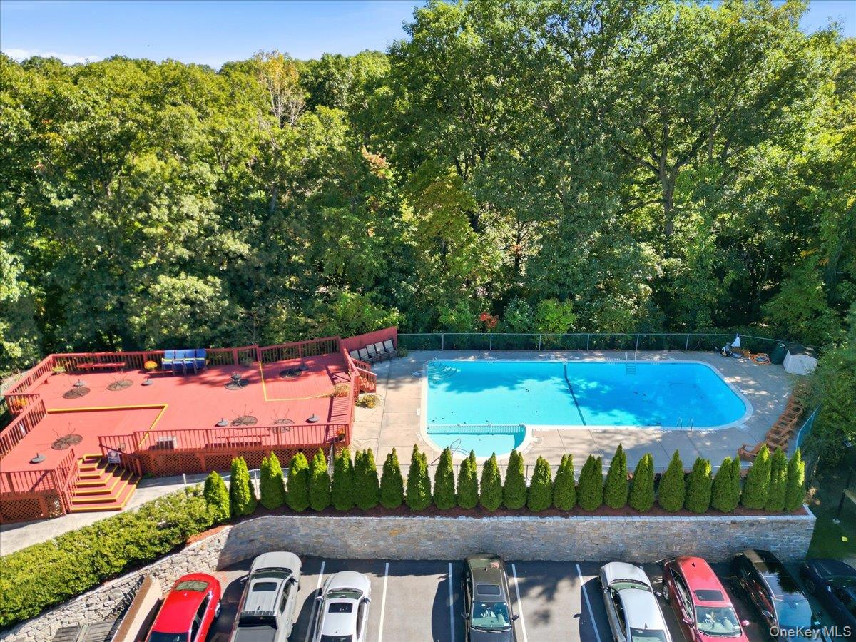 330 Central Park Avenue S, Unit F12 photo 15